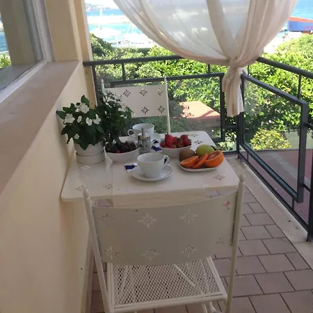 Apartament Mamma Vera Acitrezza *